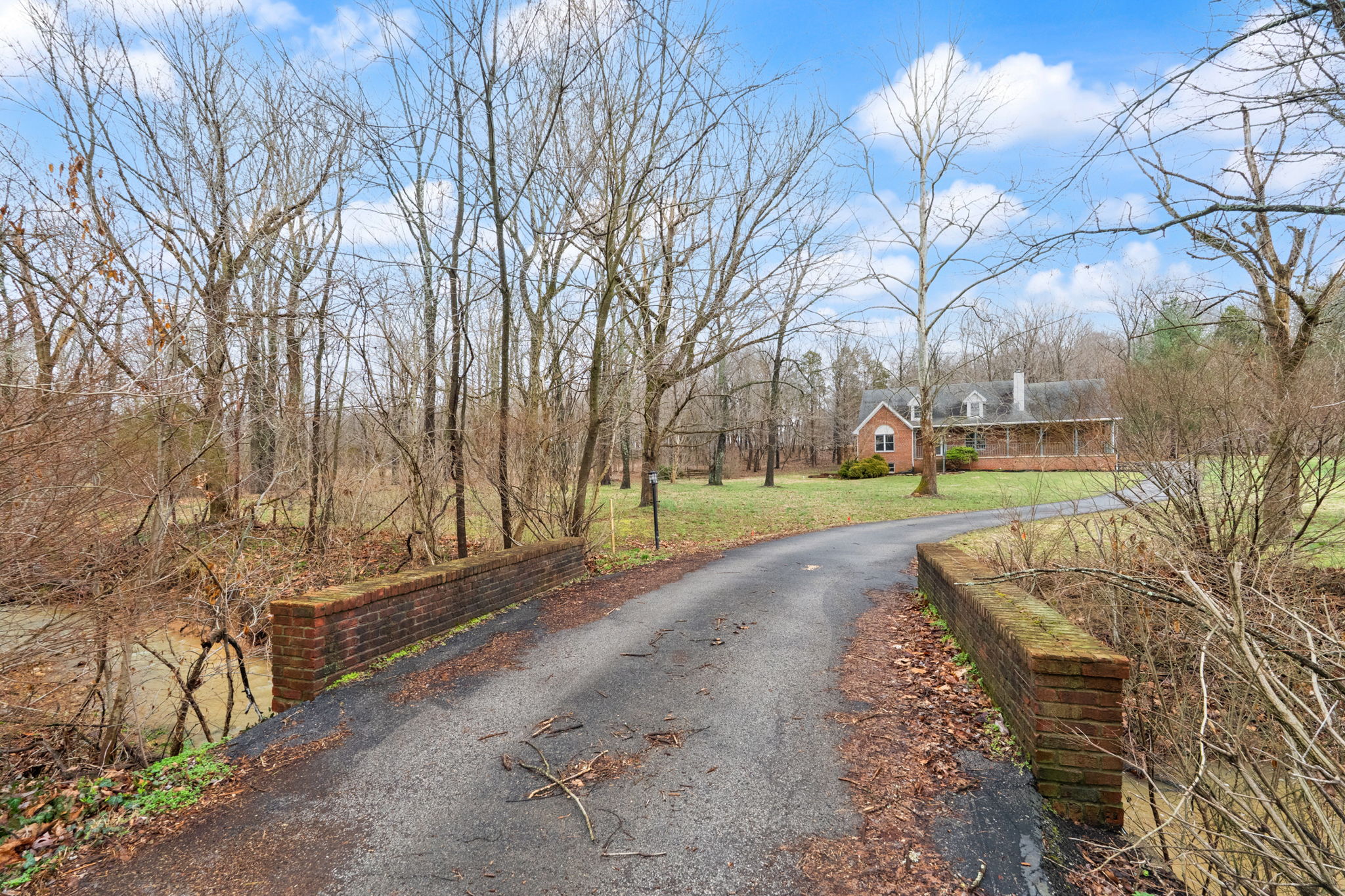 7474 Saddlebrook Court — Exterior 12