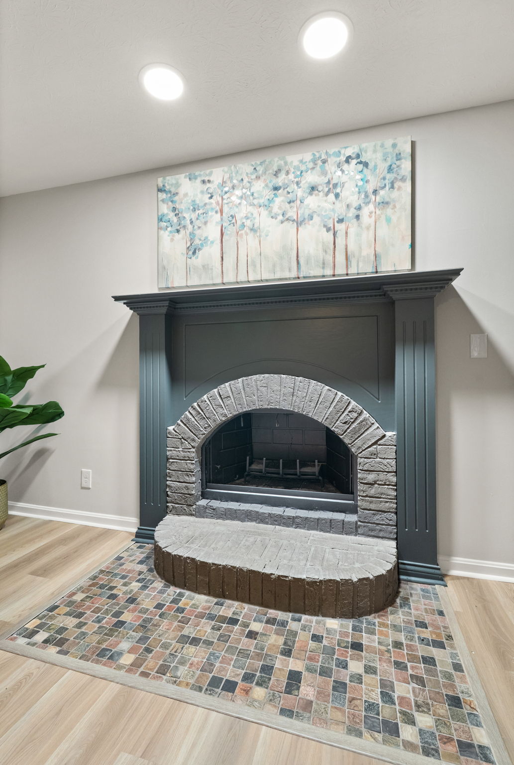 7474 Saddlebrook Court — Living Room 6