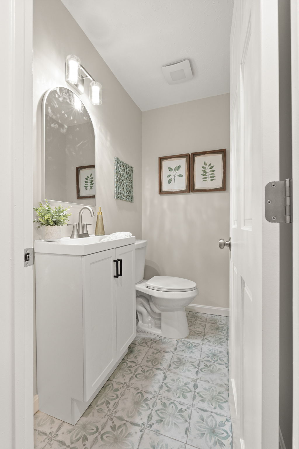7474 Saddlebrook Court — Bathroom 5
