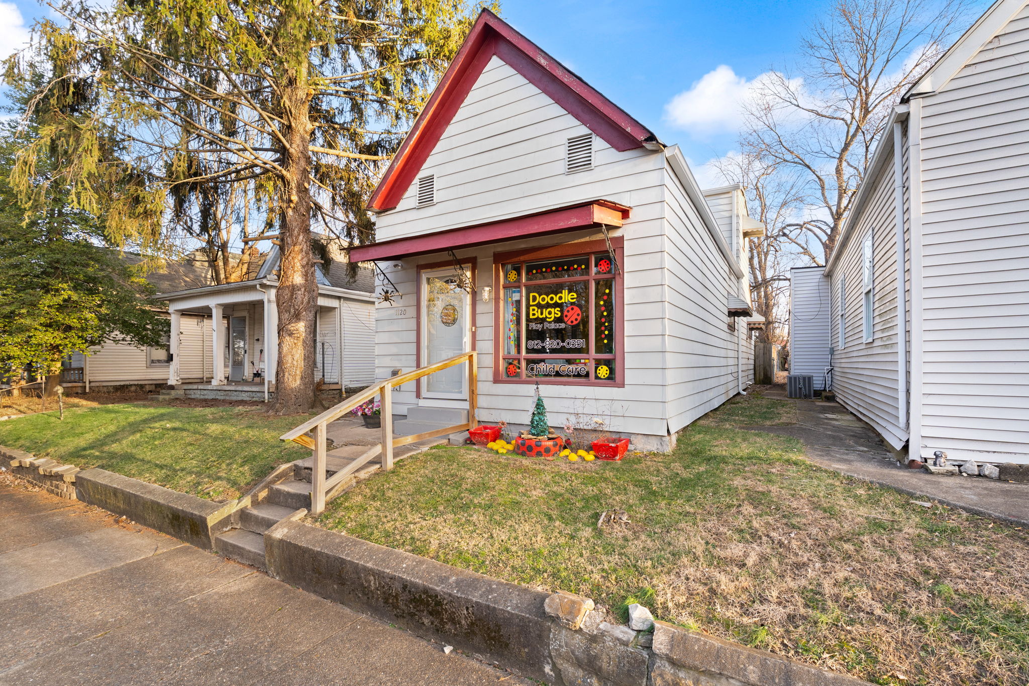 1120 Ekin Ave — Photo 4