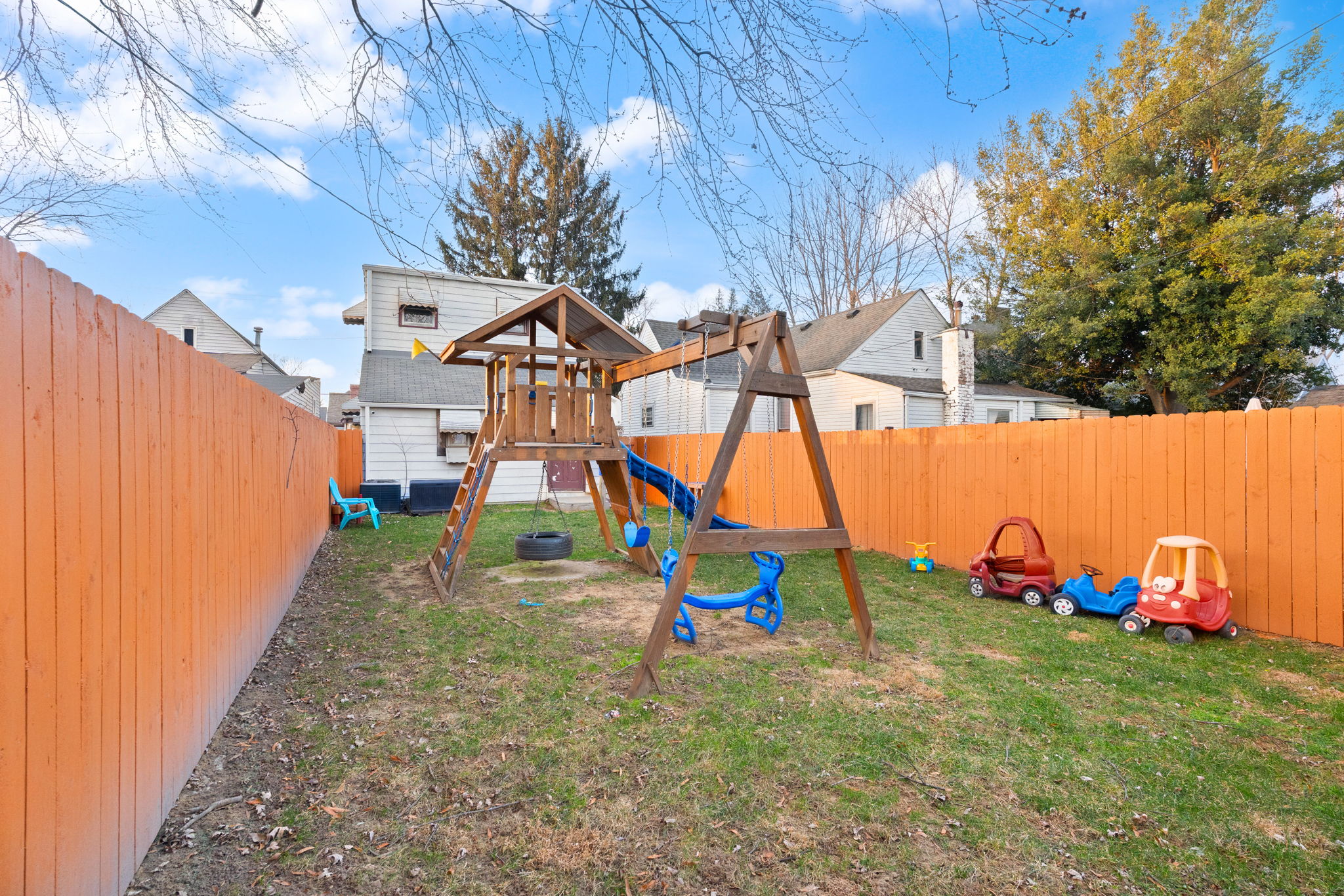 1120 Ekin Ave — Photo 14