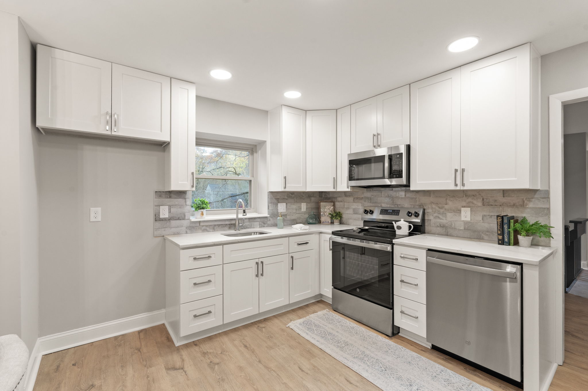 3703 Trail Ridge Rd — Kitchen 8