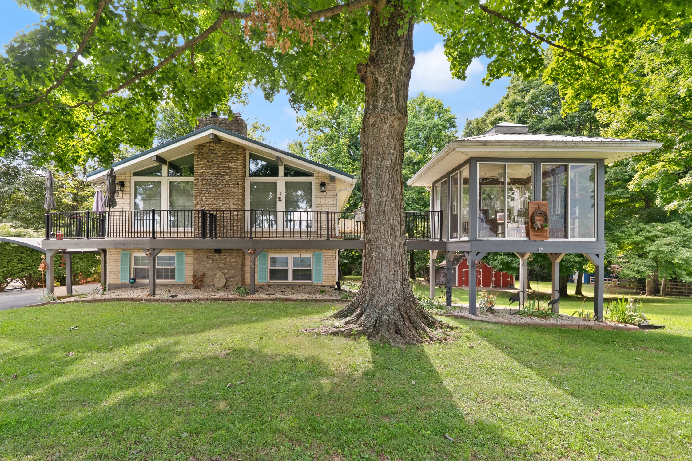 11825 Glass Overlook Road SE overlooking the Ohio River