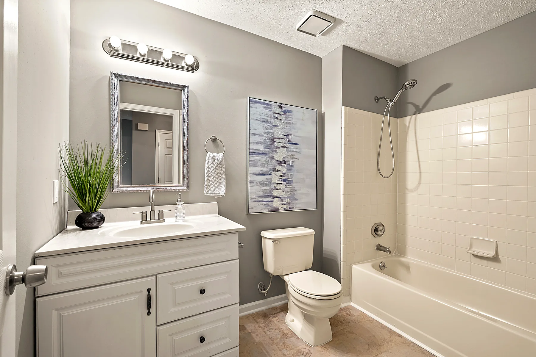 Full bathroom at 2601 Stony Brook Drive
