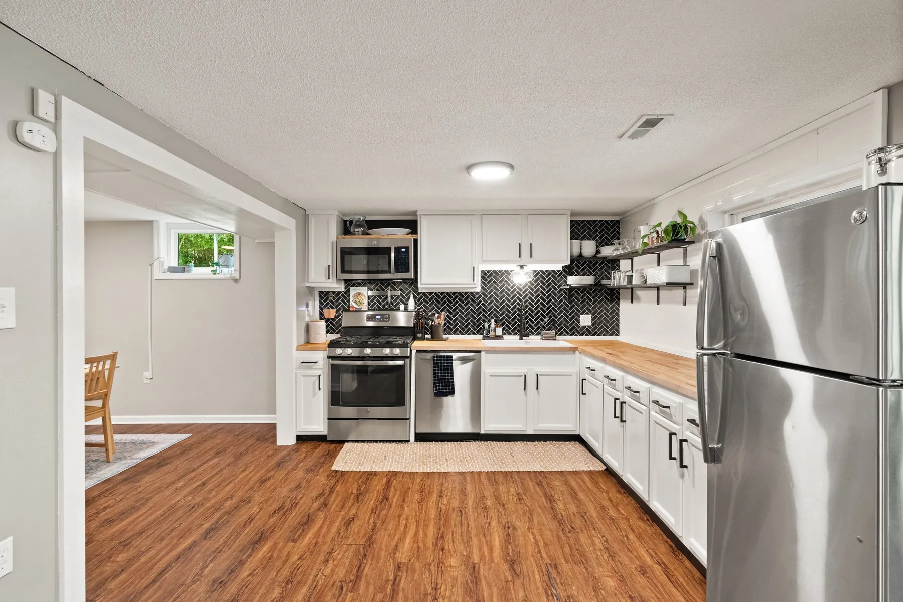 The 26-foot kitchen run, wide