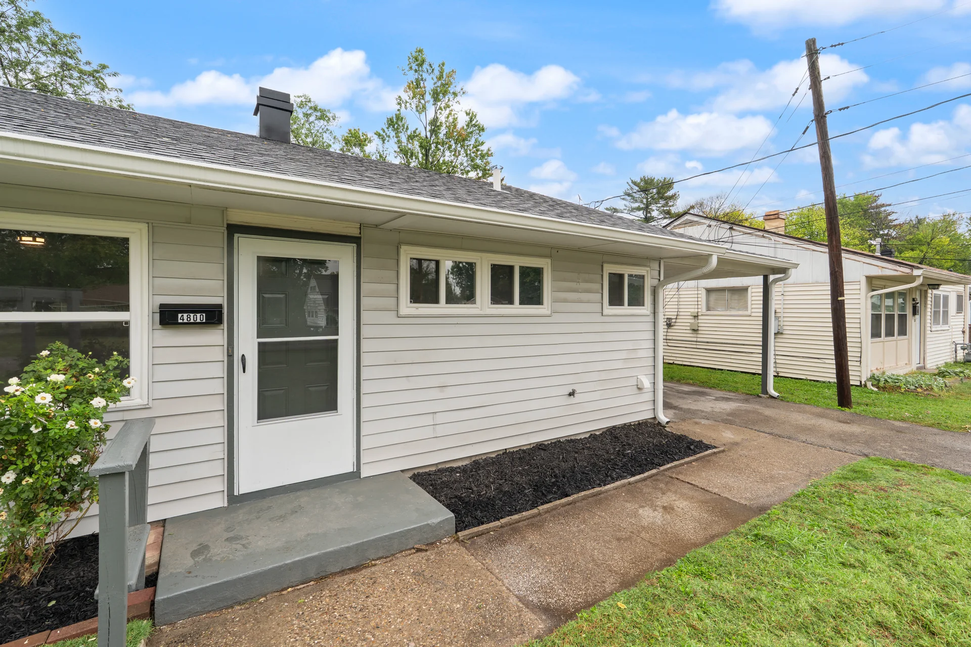 Front entrance at 4800 Partridge Run