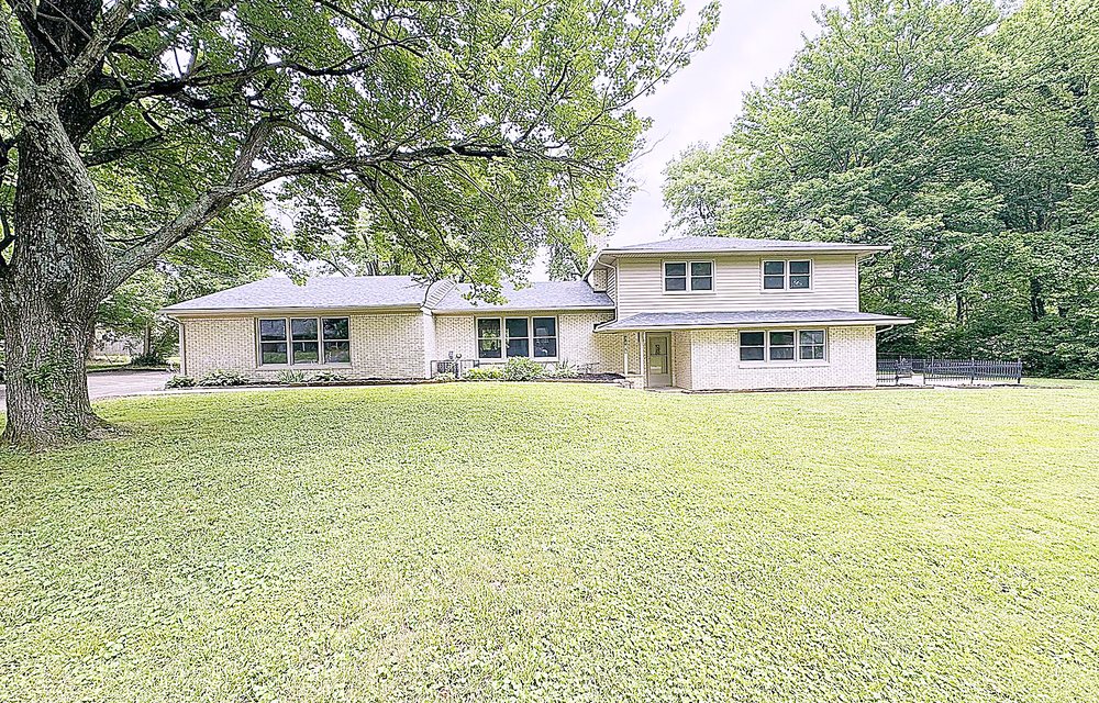 3025 Seminole Drive, Jeffersonville, IN — updated mid-century quad-level for sale
